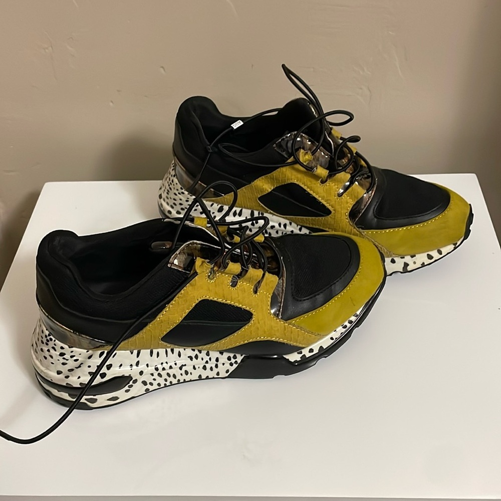Steve Madden sneakers